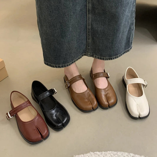 Gia Flat Shoes