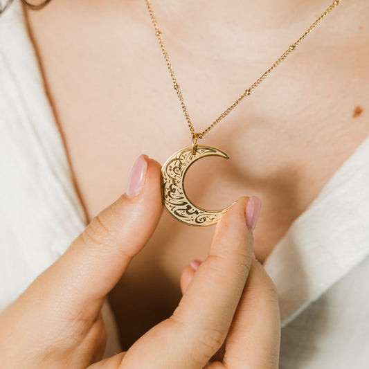 Bravien Crescent Necklace